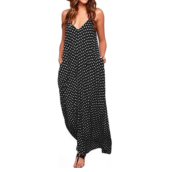 Dresses & Skirts - LAST ONE Polka dot maxi dress v neck w pockets